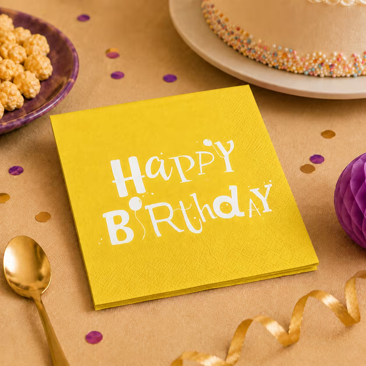 Șervețele Happy Birthday galben cu decor de petrecere